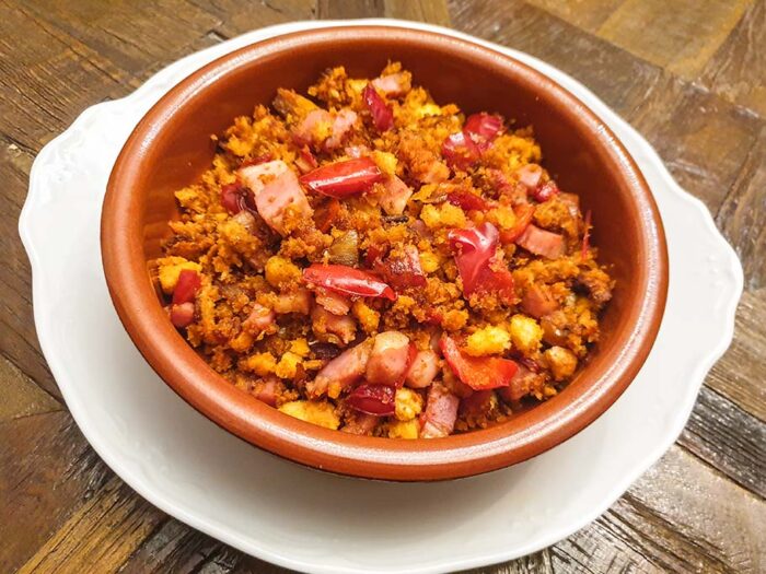 Migas extremeñas, receta tradicional